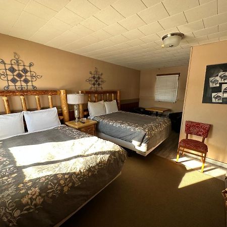 Pinecrest Motel Nipigon エクステリア 写真