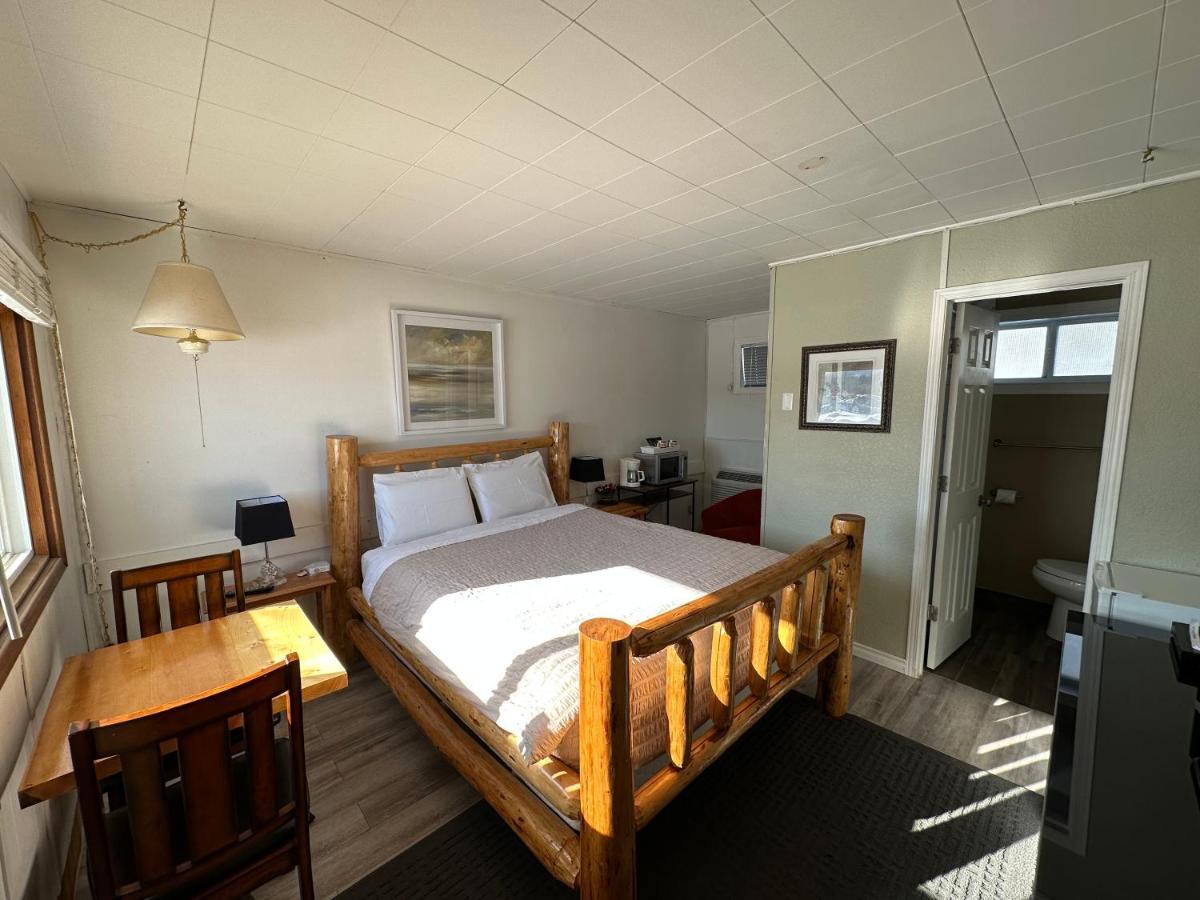 Pinecrest Motel Nipigon エクステリア 写真