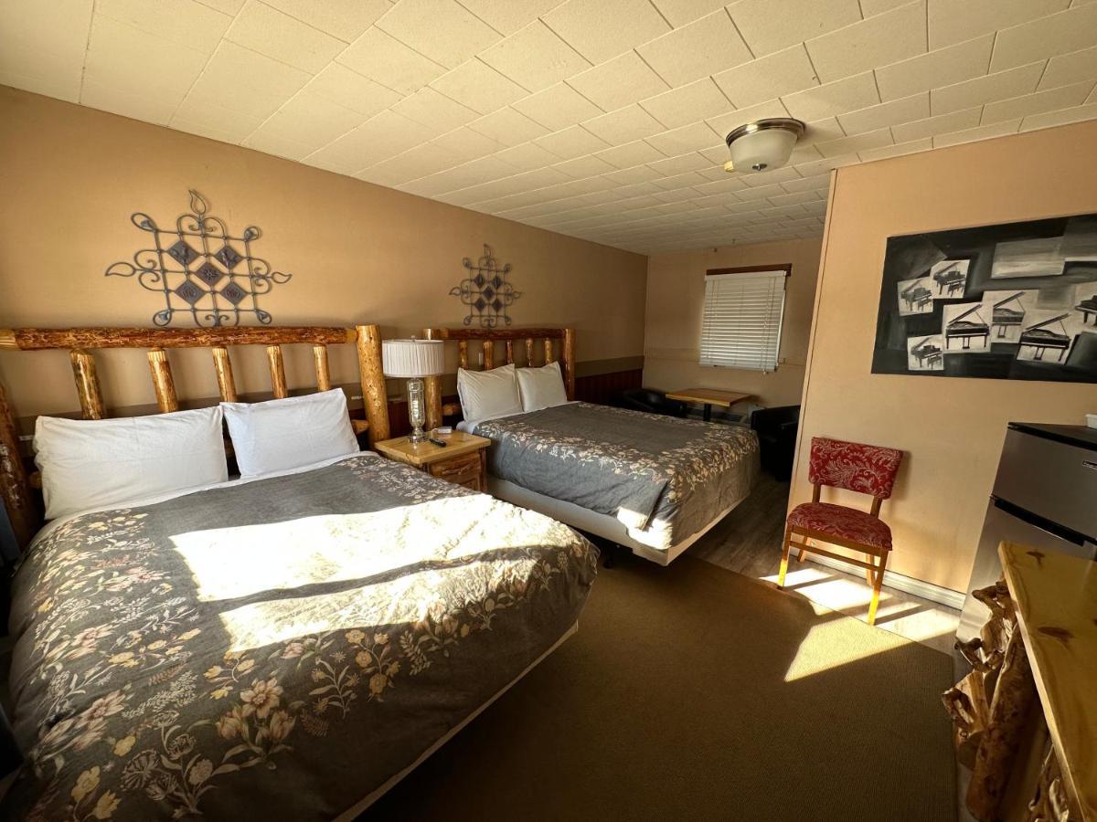 Pinecrest Motel Nipigon エクステリア 写真