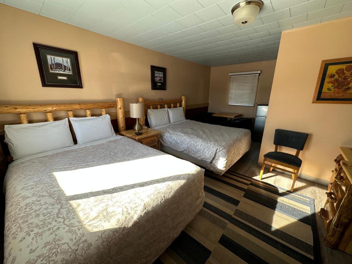 Pinecrest Motel Nipigon エクステリア 写真