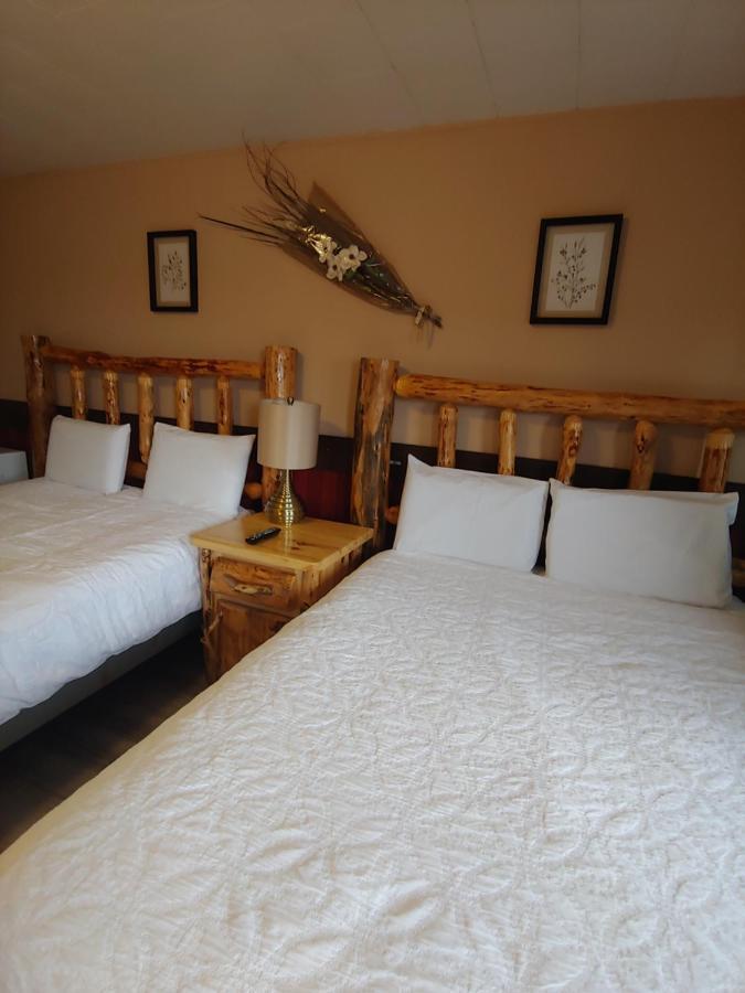 Pinecrest Motel Nipigon エクステリア 写真